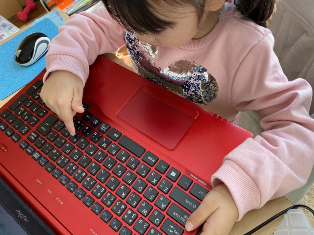 パソコン操作をするなら何歳くらいから？