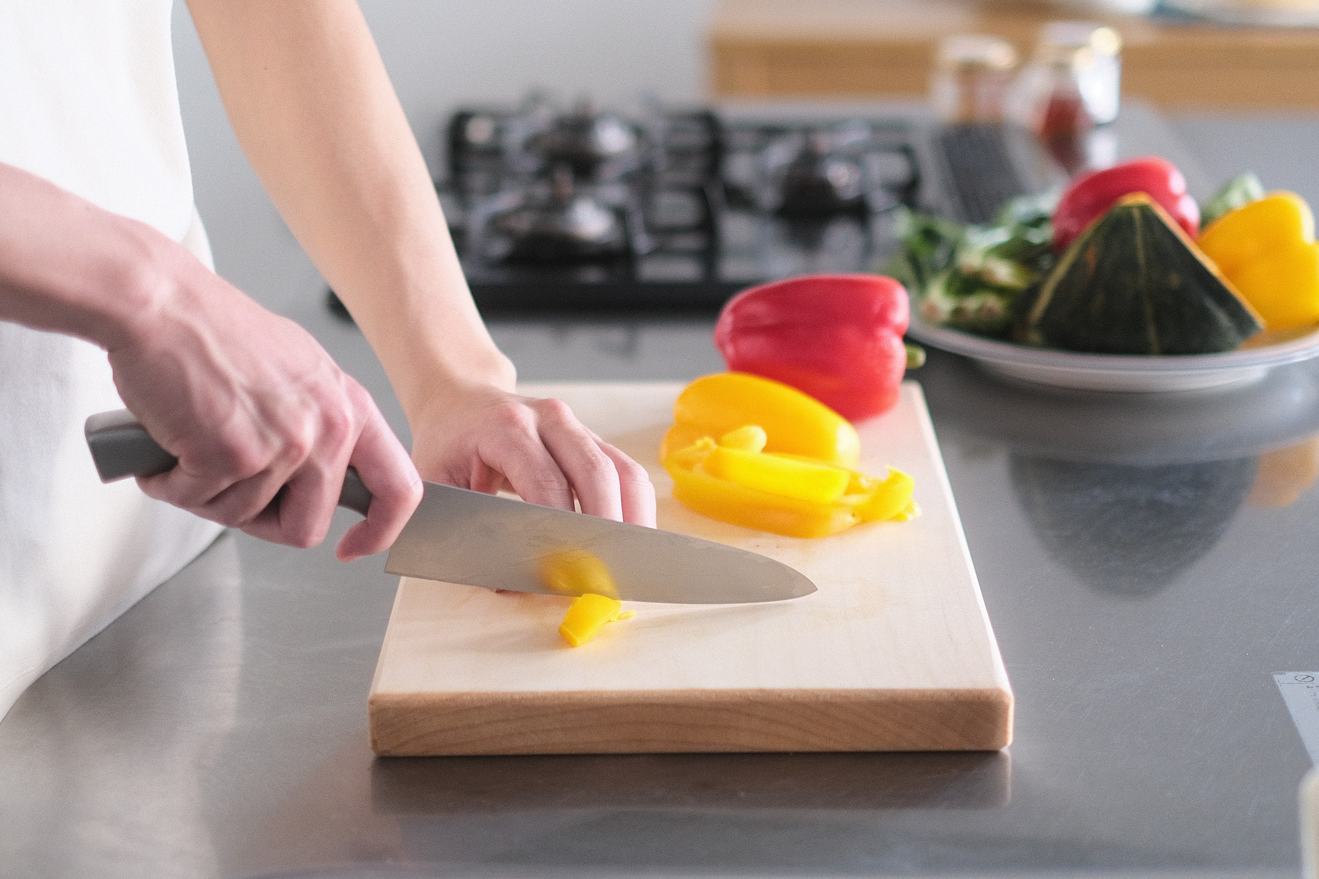 森と暮らしに寄り添う一枚　長生きする、まな板