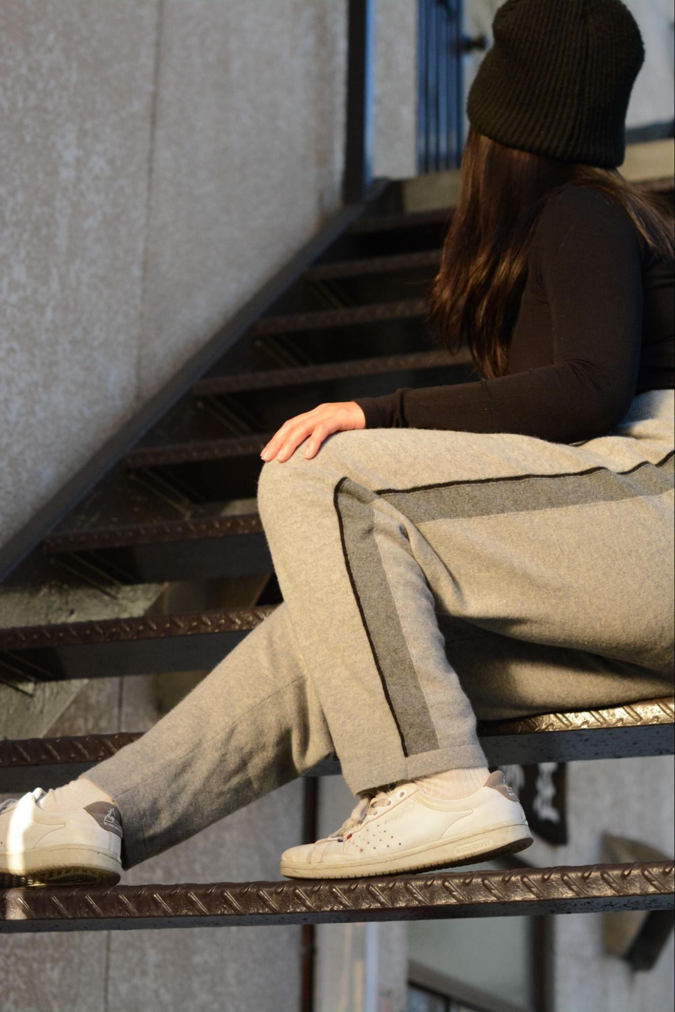 タドれるカシミヤ ニットパンツ（ Mサイズ ）