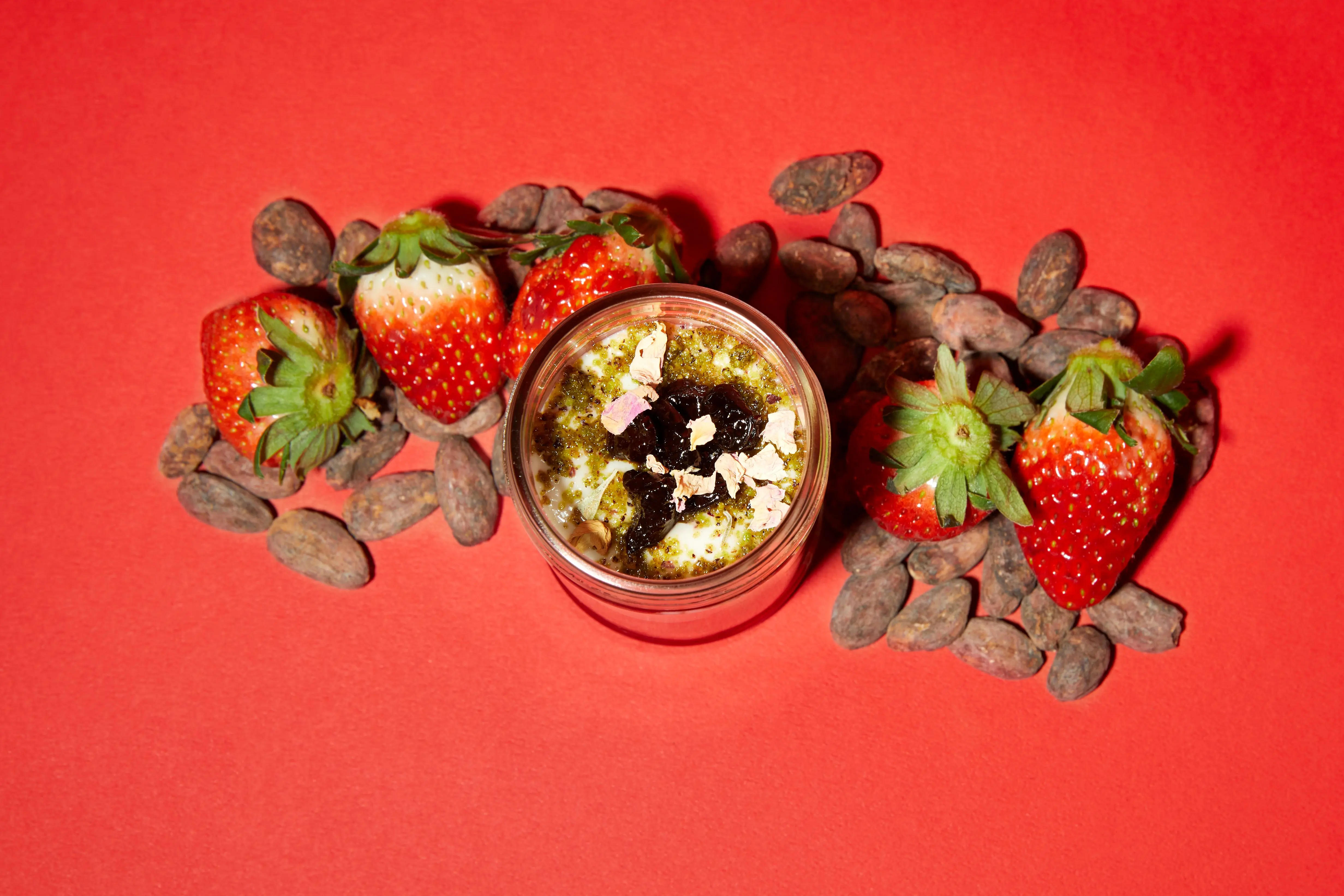 【期間限定】発酵いちごと発酵カカオムースの腸活フルーツパフェ